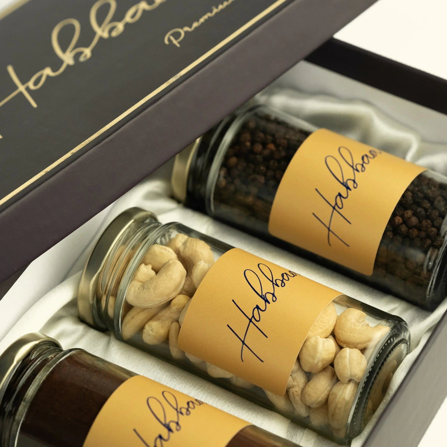 Coorg vs Chikmagalur Coffee Hampers: Which One Should You Gift?